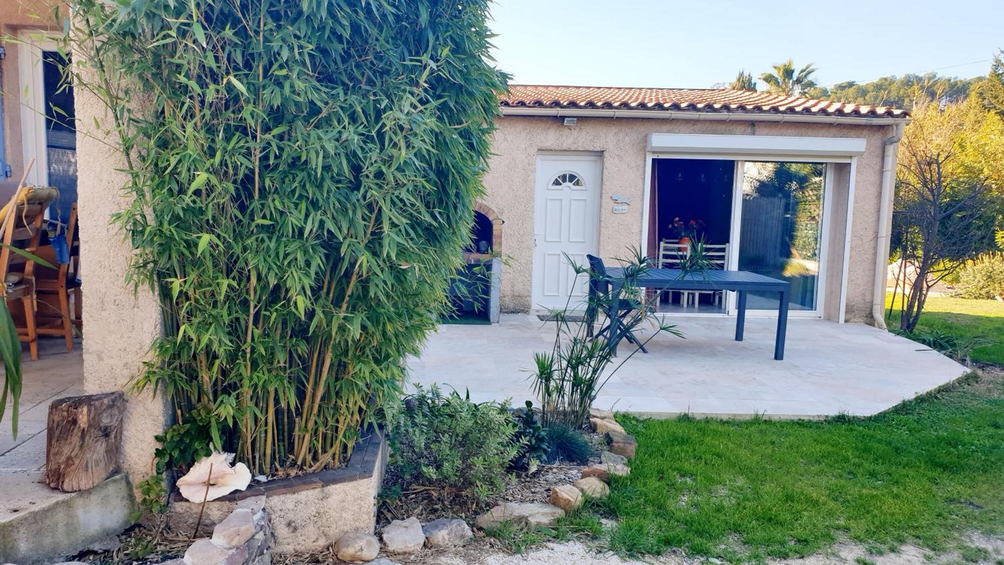 Studio 33 M2 Au Calme Proche Hyeres La Crau Dış mekan fotoğraf